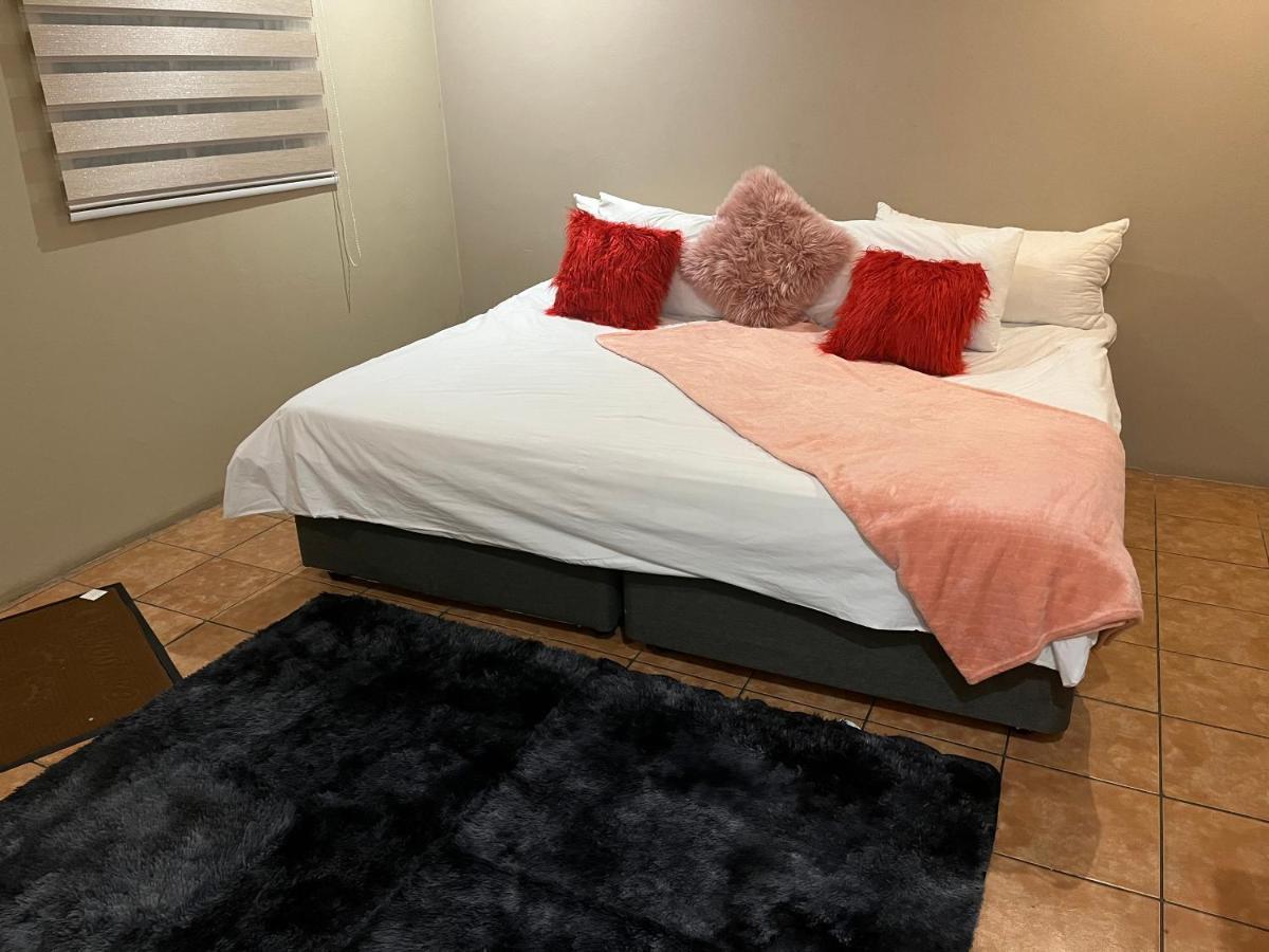 Mofolo Guest House Soweto Zewnętrze zdjęcie