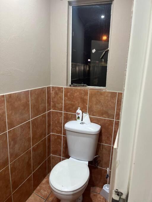 Mofolo Guest House Soweto Zewnętrze zdjęcie