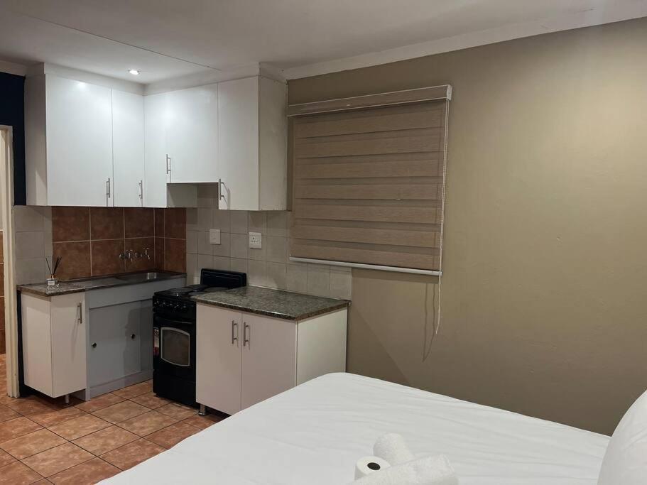 Mofolo Guest House Soweto Zewnętrze zdjęcie