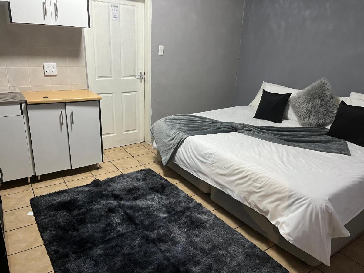 Mofolo Guest House Soweto Zewnętrze zdjęcie