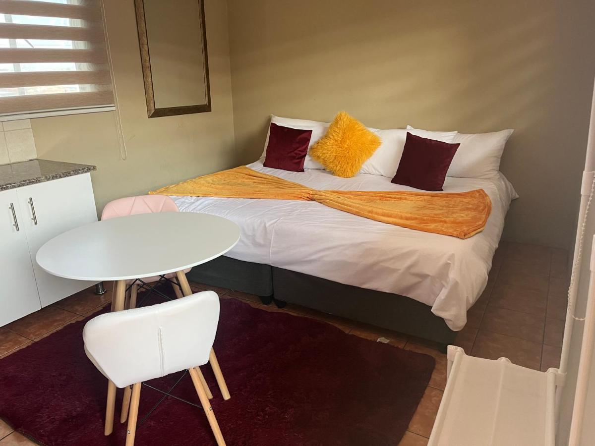 Mofolo Guest House Soweto Zewnętrze zdjęcie